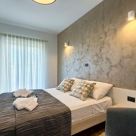 Adriatic Apartments Fazana Bagian luar foto
