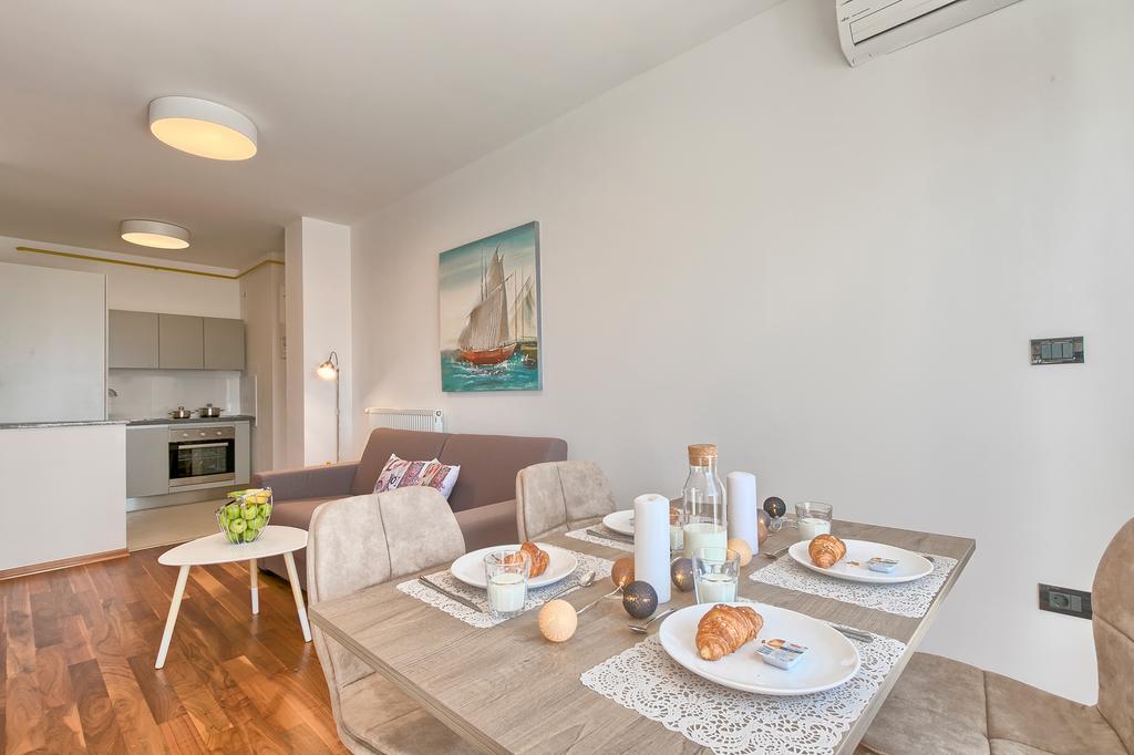 Adriatic Apartments Fazana Bagian luar foto