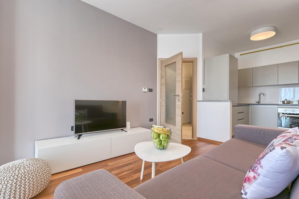 Adriatic Apartments Fazana Bagian luar foto