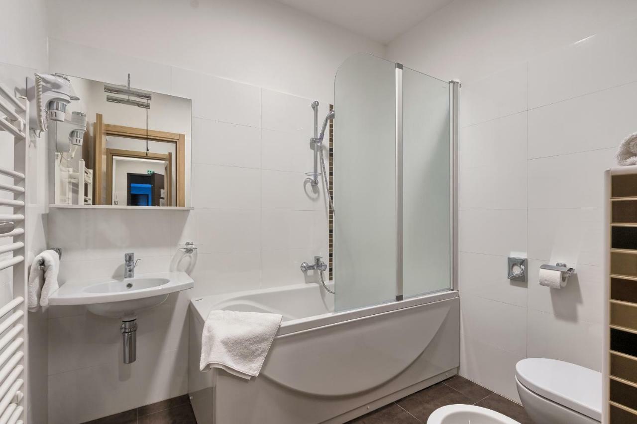 Adriatic Apartments Fazana Bagian luar foto