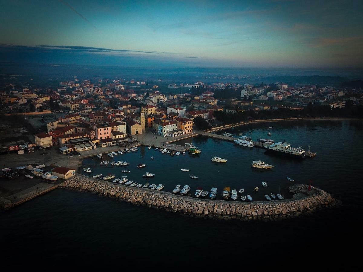 Adriatic Apartments Fazana Bagian luar foto